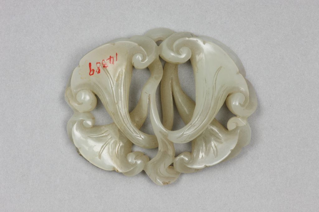 图片[1]-White jade Lingxiao flower ornament-China Archive